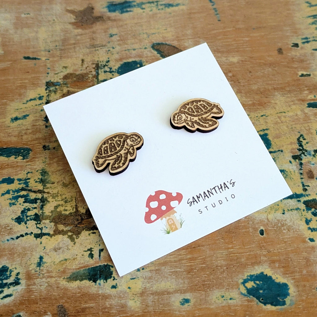 Turtle stud earrings