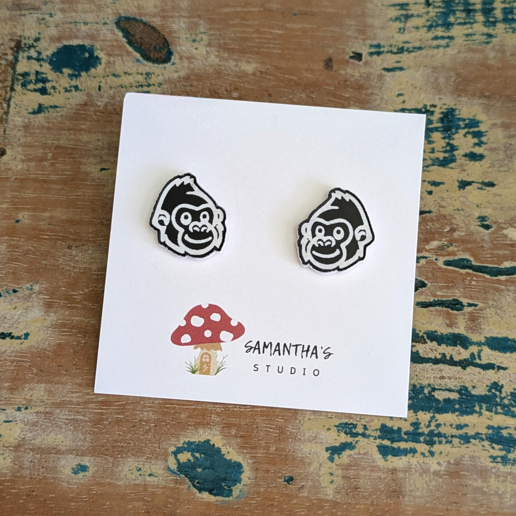 1 x Pair of Gorilla face stud earrings