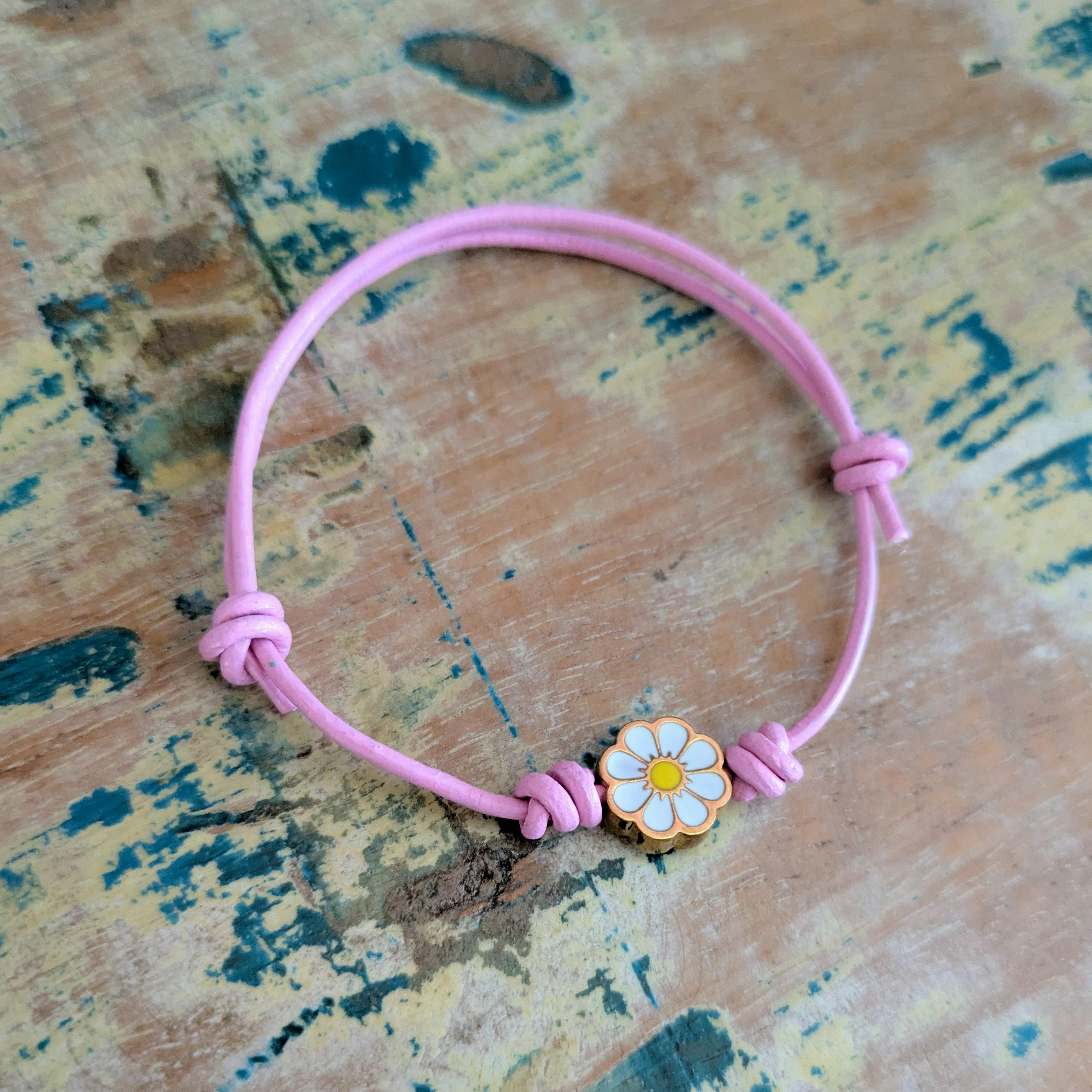 Daisy Bracelet, Slide adjustable country daisy bracelet