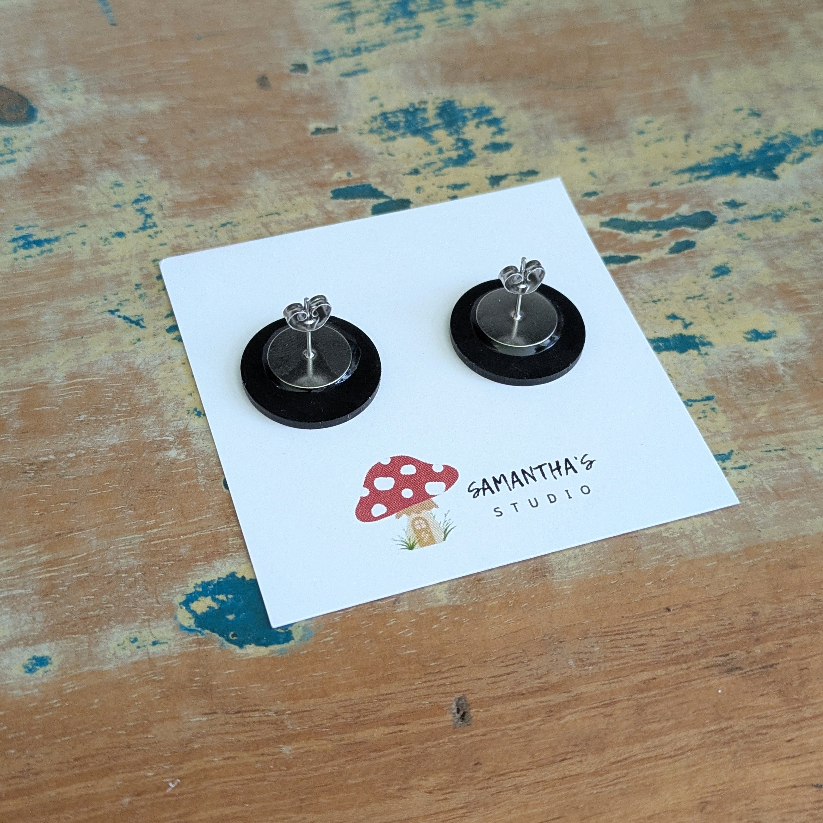 Running Acrylic Stud Earrings