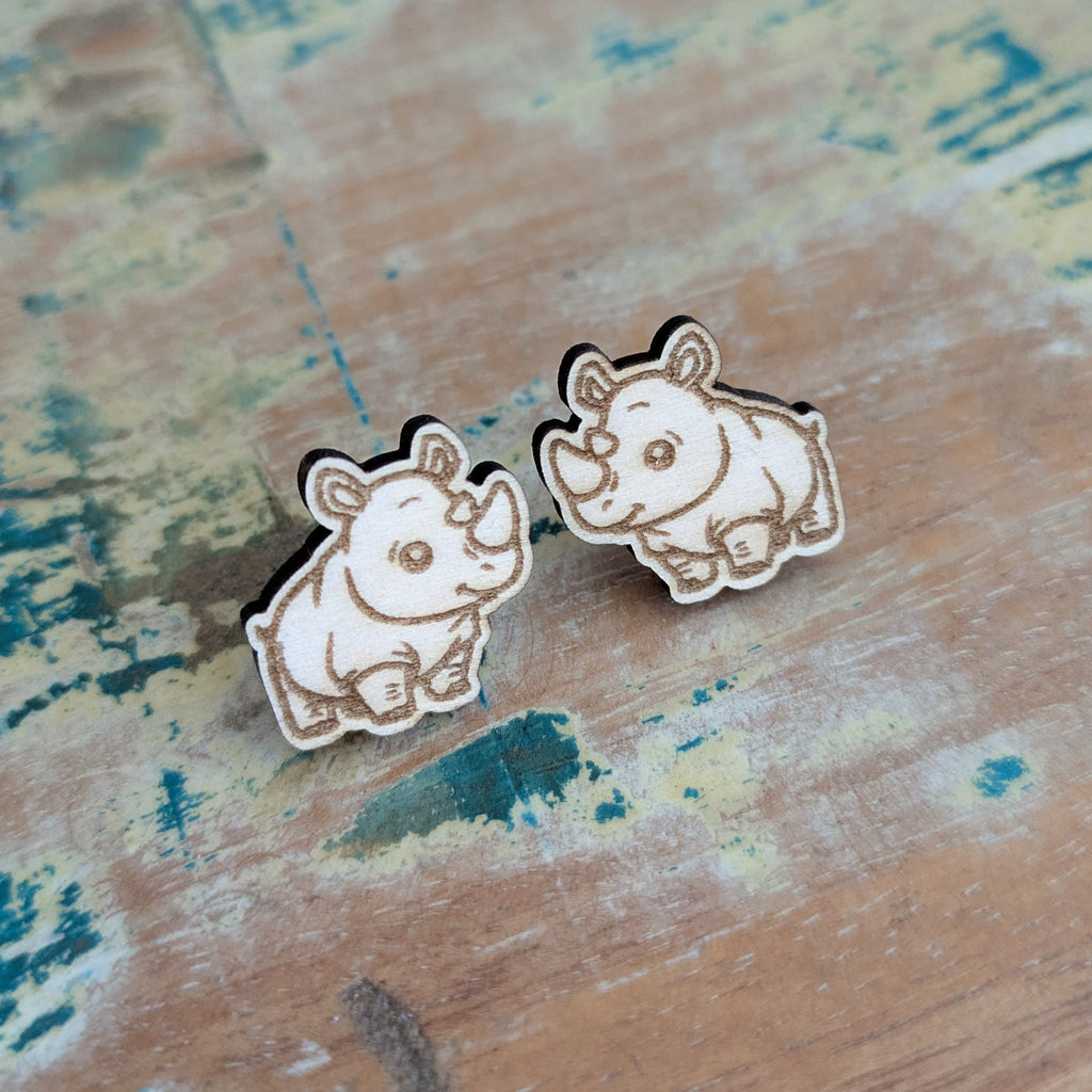 Rino wooden stud earrings