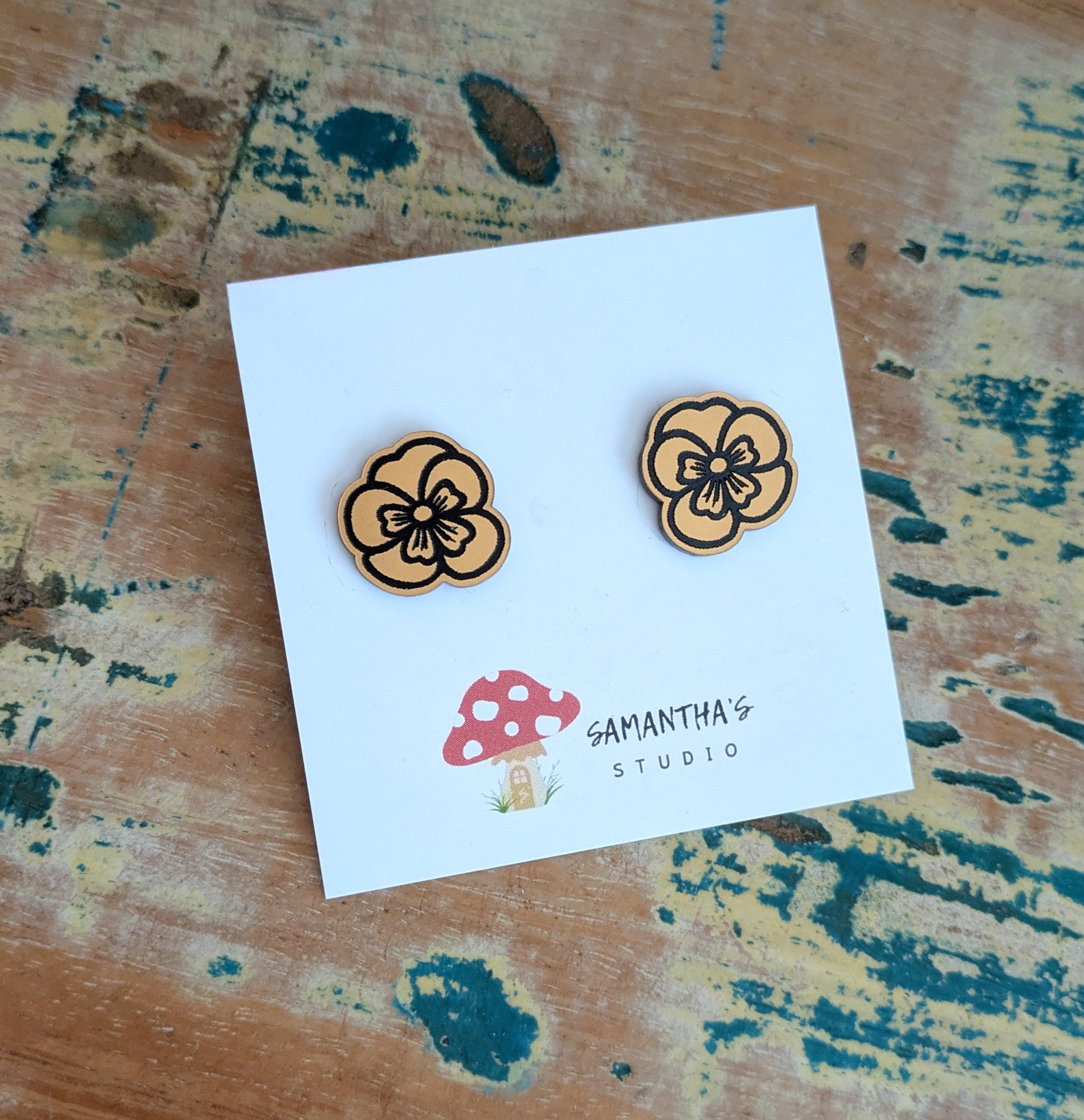 Pansy Acrylic Stud Earrings