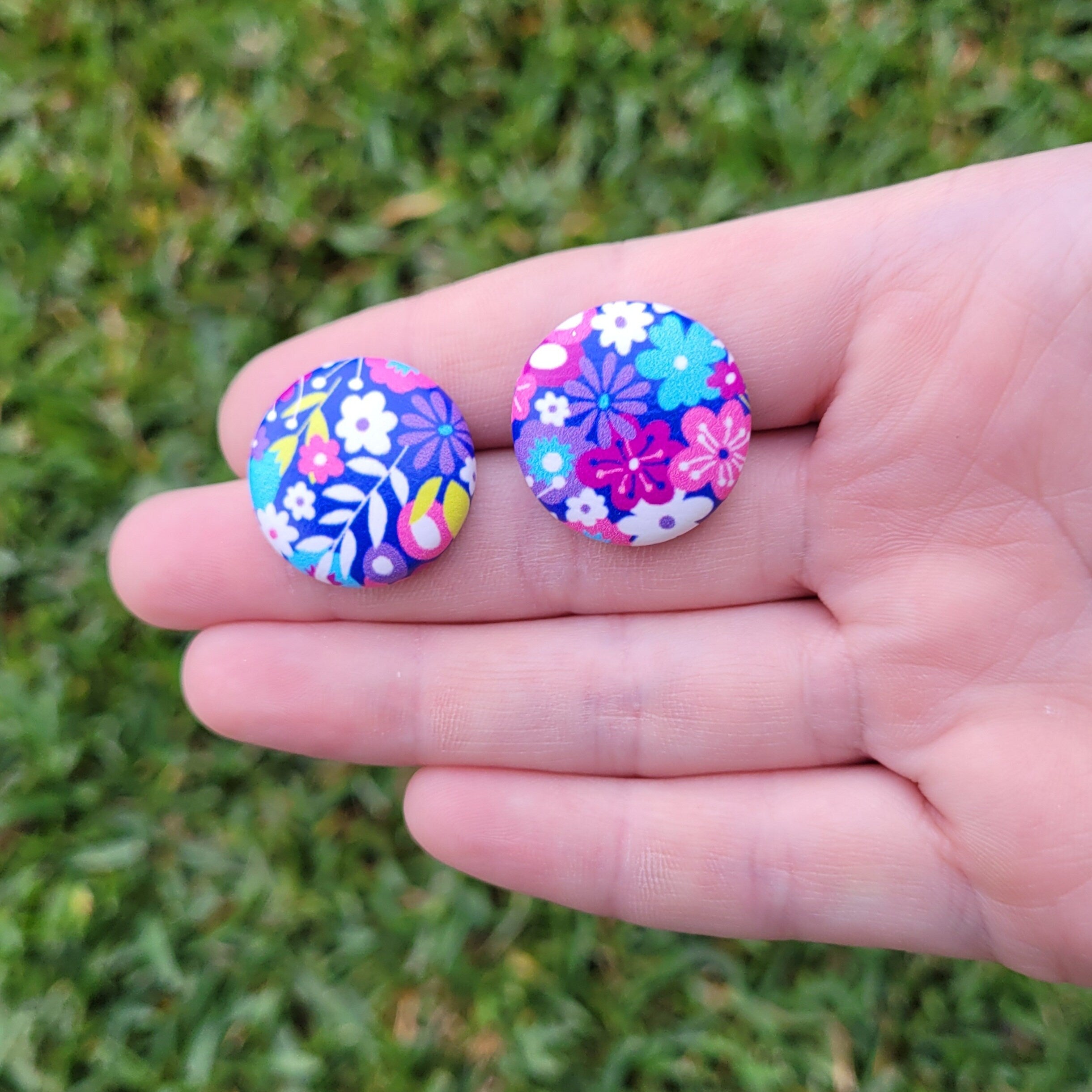 Retro Flower Button stud earrings